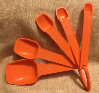 Vintage Tupperware Measuring Spoons - Orange Set Of 6 Plus Ring.  (pu)
