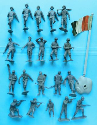 20 Vintage Marx 54mm Wwii German Infantry Toy Soldier Figures & Flag