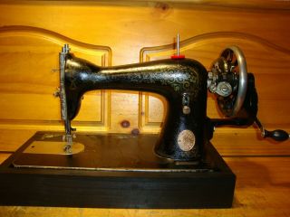 1919 Antique Singer Sewing Machine Model 15,  Hand Crank,  Serviced