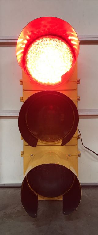 Mccain Traffic Signal Light Red Yellow Green 41” Aluminum With Sequencer