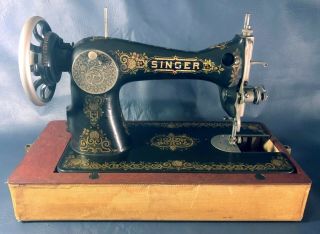 1914 Singer Hand Crank Sewing Machine With 1960 ' s Case,  [No.  G3684842] 2