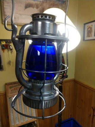 Dietz Vesta P.  & L.  E.  R.  R.  Lantern W/cobalt Globe