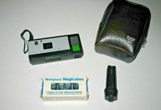 Vintage Kodak Pocket Instamatic 30 110 Film Camera With Case And Flash Bulbs