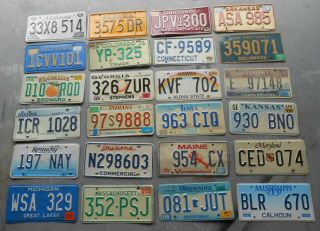 A Selection Of 50 All Different License Plates.  Mixed 02 Uslp50