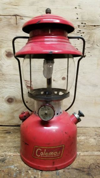 Vintage Coleman Lantern Model 200a (circa 1950s)