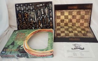 Vintage 2002 Parker Brothers Lord Of The Rings Chess Set Fellowship Of The Ring