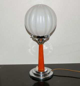 Art Deco Bakelite / Phenolic / Catalin Table Lamp With Ribbed Opaque Milk Glass
