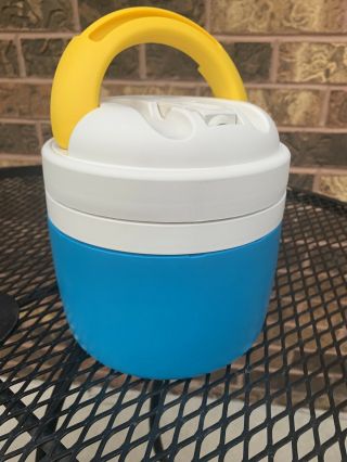Vintage Igloo Elite 1/2 Gallon Water Jug With Spout Blue & White Yellow Handle
