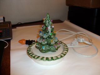 Vintage Ceramic Christmas Tree 5” Tall Light Up Green Multi C5