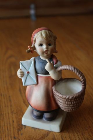 Vintage Goebel M.  I.  Hummel Figurine " Meditation " 13 /0 Girl With Letter Basket