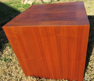 Stunning Mid Century Modern Milo Baughman Walnut Box Cube Side End Table