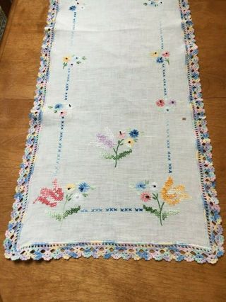 Vintage Hand Embroidered Crochet Edge Dresser Scarf Table Runner Floral