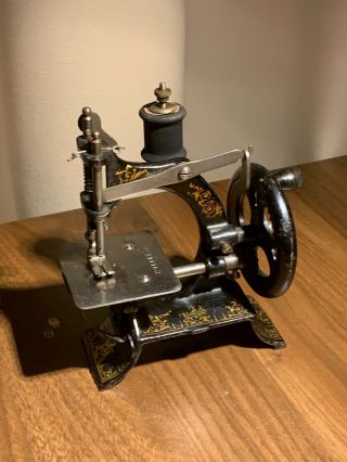 Unique Muller Miniature Sewing Machine Model 10 - Produced 1900 - 1915 3