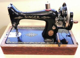 Antique 1922 Singer Hand Crank Sewing Machine Model 99k
