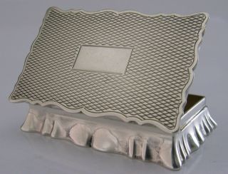 Quality English Solid Sterling Silver Snuff Box Chester 1924