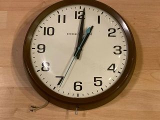 Vtg Ge General Electric Hanging Wall Clock Round Glass Face School Postal