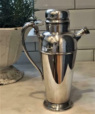 Large Art Deco Silver Plated Oneida Cocktail Shaker C 1920,  2.  5 Pint