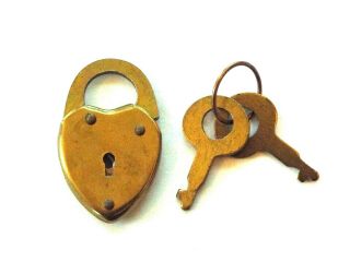 Vintage Made In Usa Miniature Heart Shaped Lock With 2 Keys For Toy/bank