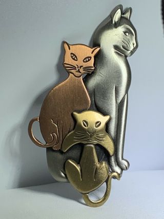 Vintage Signed K&t 3 Cats Brass Pewter Copper Tone Cat Brooch Pin
