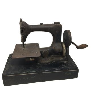 Antique Cast Iron Singer Sewing Machine Hand Crank