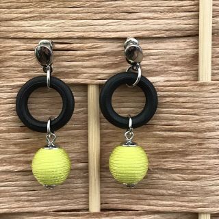 Stunning 1990s Vintage Black And Lime Green Dangle Pierced Earrings Silver Tone