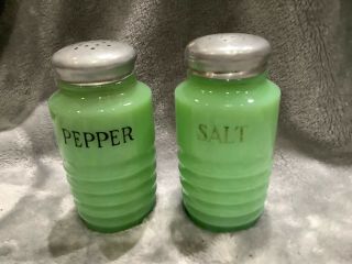 Vintage Green Jadeite Beehive Ribbed Salt & Pepper Shakers W/lids