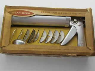Vintage Wear Ever Trigger Quick Cookie Gun And Pastry Decorator Model 3365,  Usa