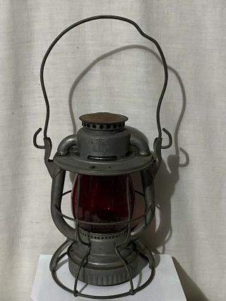 Antique Dietz Vesta P & L E Rr Railroad Lantern Red Globe
