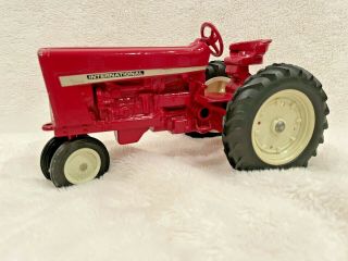 Ertl Vintage International Farm Tractor Toy 1:16 Die Cast 1970 