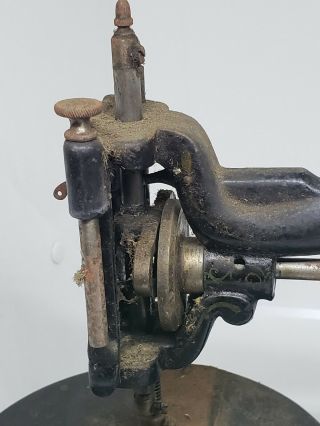 Antique Cast Iron Raymond Sewing Machine 3