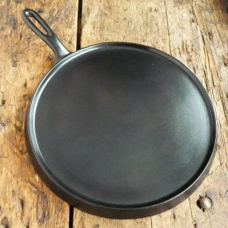 Antique Wagner Cast Iron Griddle Pan 10 - Larger Than Griswold - Ironspoon