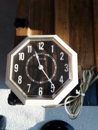 Vintage Spartus Octagon Electric Wall Clock Model 6566 (jr - 2)