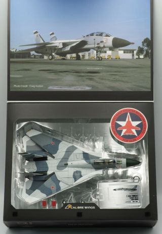 Us Navy Fighter Weapons School F - 14a Calibre Wings 1:72 Diecast Ca72tp01