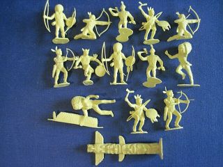 Vintage Marx Fort Apache/western 13 Indian Figures,  Totem Yellow