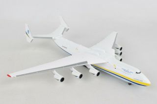 Herpa Wings (562287) Antonov An - 225 1:400 Scale Diecast Metal Model