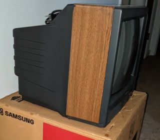 Vintage 13” Samsung CRT TV Retro Gaming Woodgrain SEGA NES CIB Remote TN3846TW 2