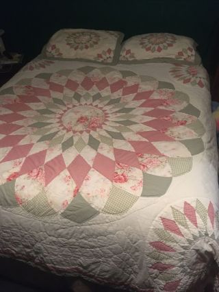 Vintage Quilt Starburst Floral Pink Green And White Scalloped Edges &shams Queen