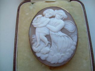 Antique Victorian Large 9ct Gold Natural Carved Shell Cameo Brooch.