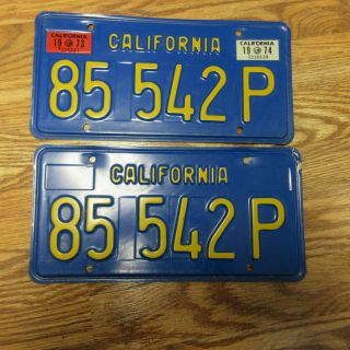 1973 - 1974 CALIFORNIA LICENSE PLATES - MATCHED SET - 85 542P - BLUE W/ YELLOW 2