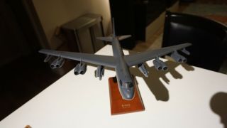 Usaf Boeing B - 52g Stratofortress Jet Airplane Desktop Model 1:100 Scale