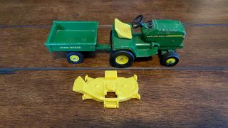 Vintage Ertl 1/16 John Deere Lawn And Garden Tractor With Mower Deck And Cart