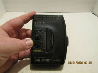 Vtg Sony Walkman Portable Cassette Player Am/fm Avls Wm - Fx38