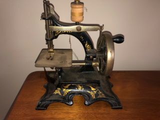 ANTIQUE TOY SEWING MACHINE MULLER ? - ANCIENNE MACHINE A COUDRE 2