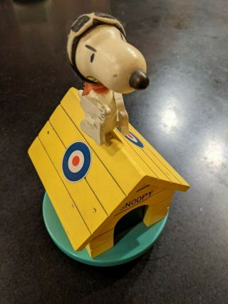 Vintage United Feature Syndicate 1968 Snoopy Wwi Flying Ace Doghouse Music Box
