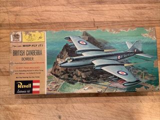 Vintage 1961 Revell Whip Fly It British Canberra Bomber Kit No.  H - 157:129