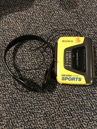 Vintage Sony Sports Walkman Am/fm Radio Cassette Player Wm - Af59