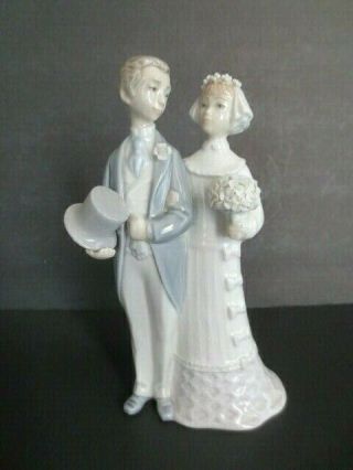 Vintage Lladro Bride & Groom Daisa Porcelain Figurine