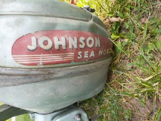 VINTAGE ANTIQUE JOHNSON SEAHORSE 1946 - 1950 2.  5HP HD - 25 OUTBOARD MOTOR 2