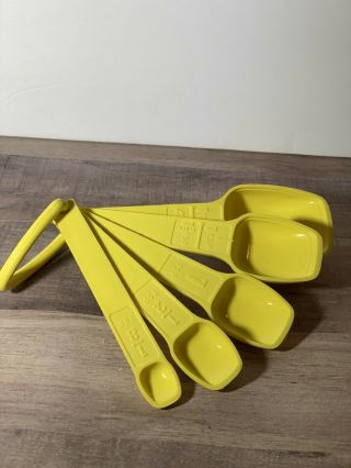Vintage Tupperware Yellow Measuring Spoons with Ring 5 sizes 3