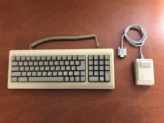 Apple Keyboard M0110a And Mouse M0100
